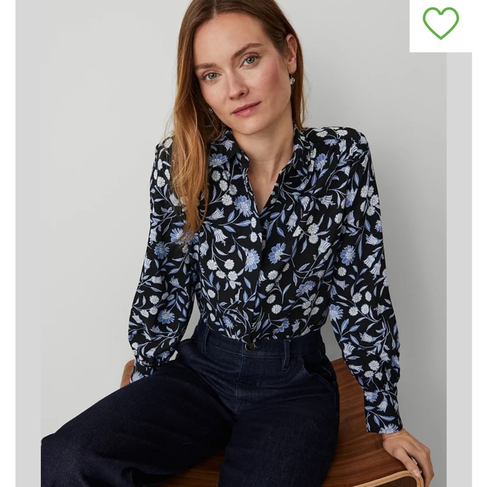 Ann Taylor Black Floral Blouse w/ Hidden Buttons & Flutter Sleeves Women's L